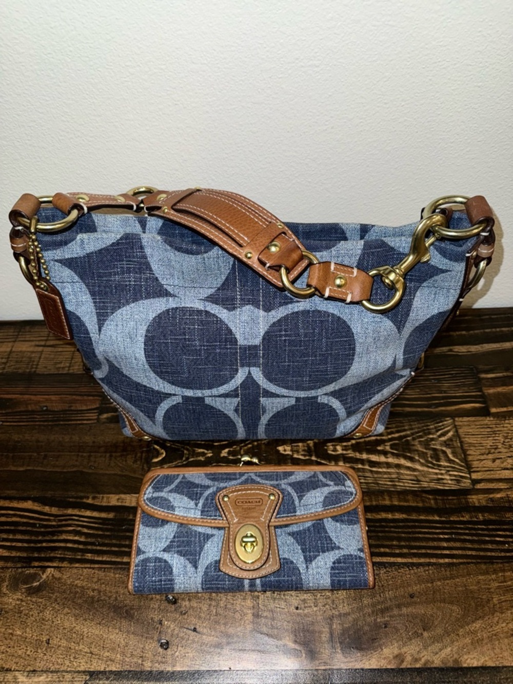 **RESERVED FOR jordy46** COACH SHOULDER BAG AND WALLET